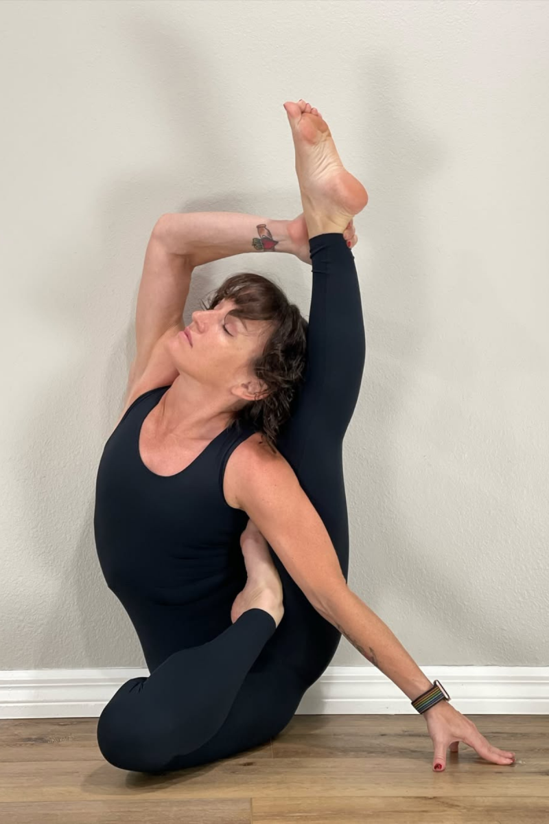 HARMONY - CROSS-STRAP YOGA JUMPSUIT - (1)